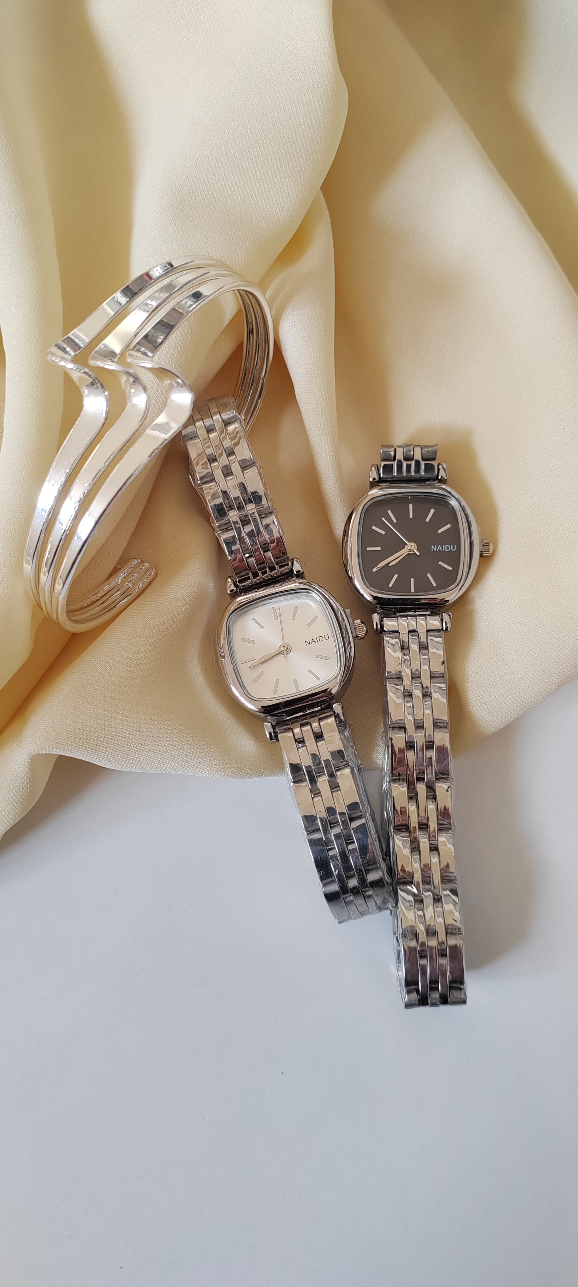 ساعت زنانه صفحه مربعی کوچک